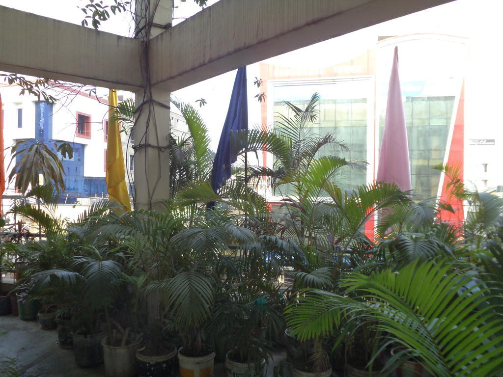 Hotel Mahalaxmi Indo Myanmar Guwahati Esterno foto