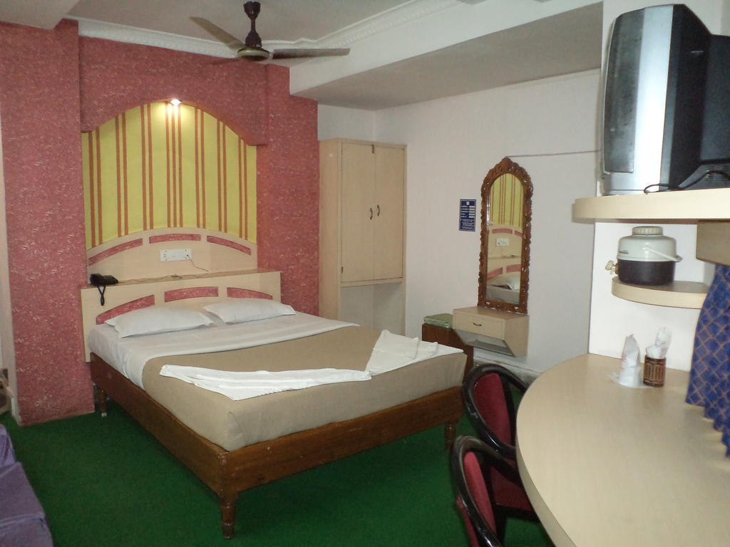 Hotel Mahalaxmi Indo Myanmar Guwahati Camera foto
