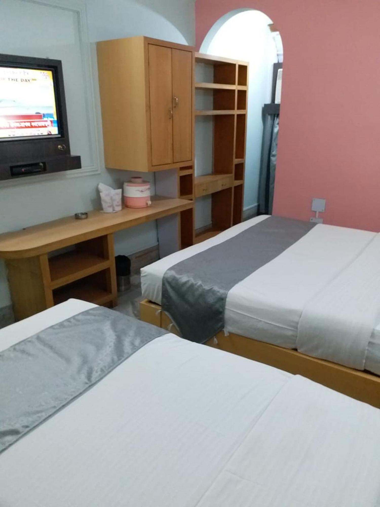 Hotel Mahalaxmi Indo Myanmar Guwahati Esterno foto