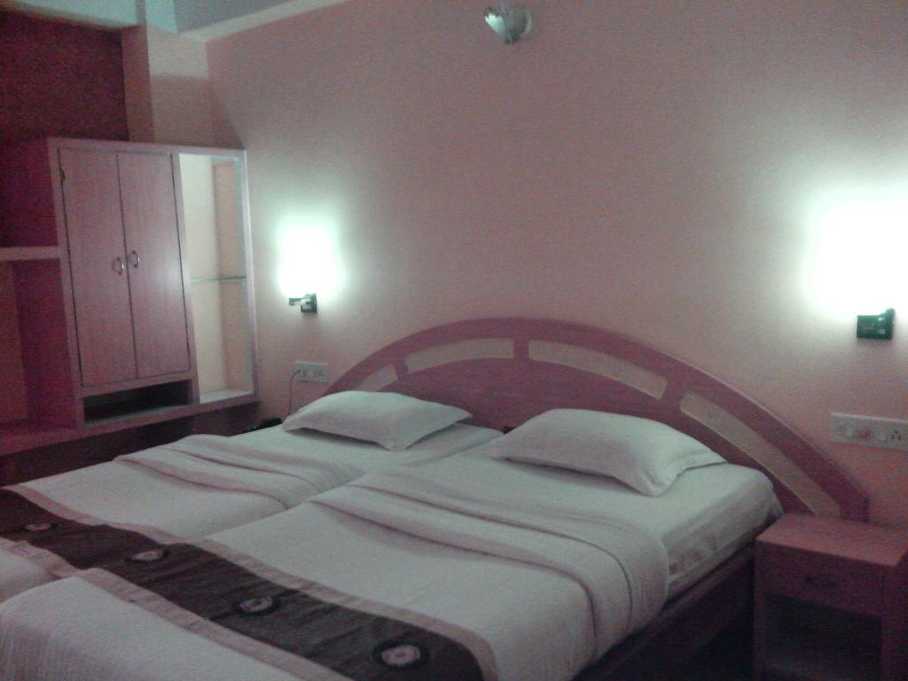 Hotel Mahalaxmi Indo Myanmar Guwahati Esterno foto