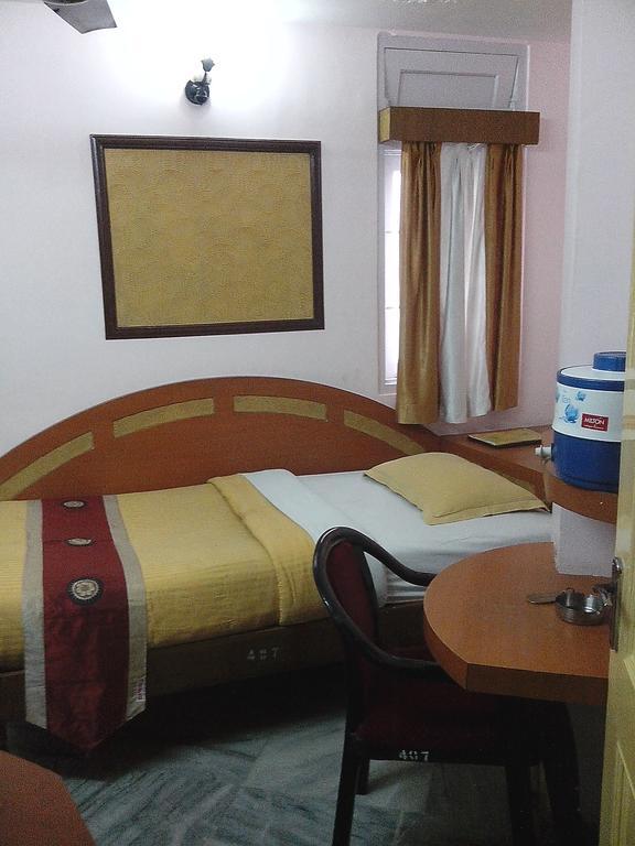 Hotel Mahalaxmi Indo Myanmar Guwahati Esterno foto